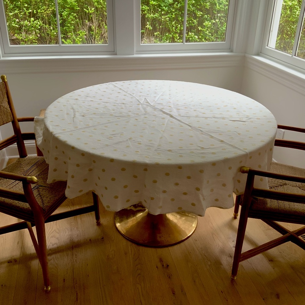 Mode Living Vogue Tablecloth 70 inch round